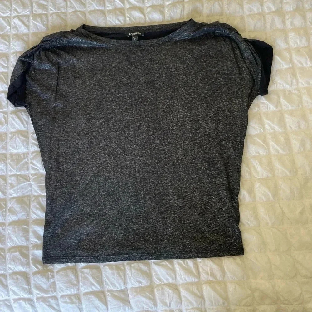 Express metallic black tee